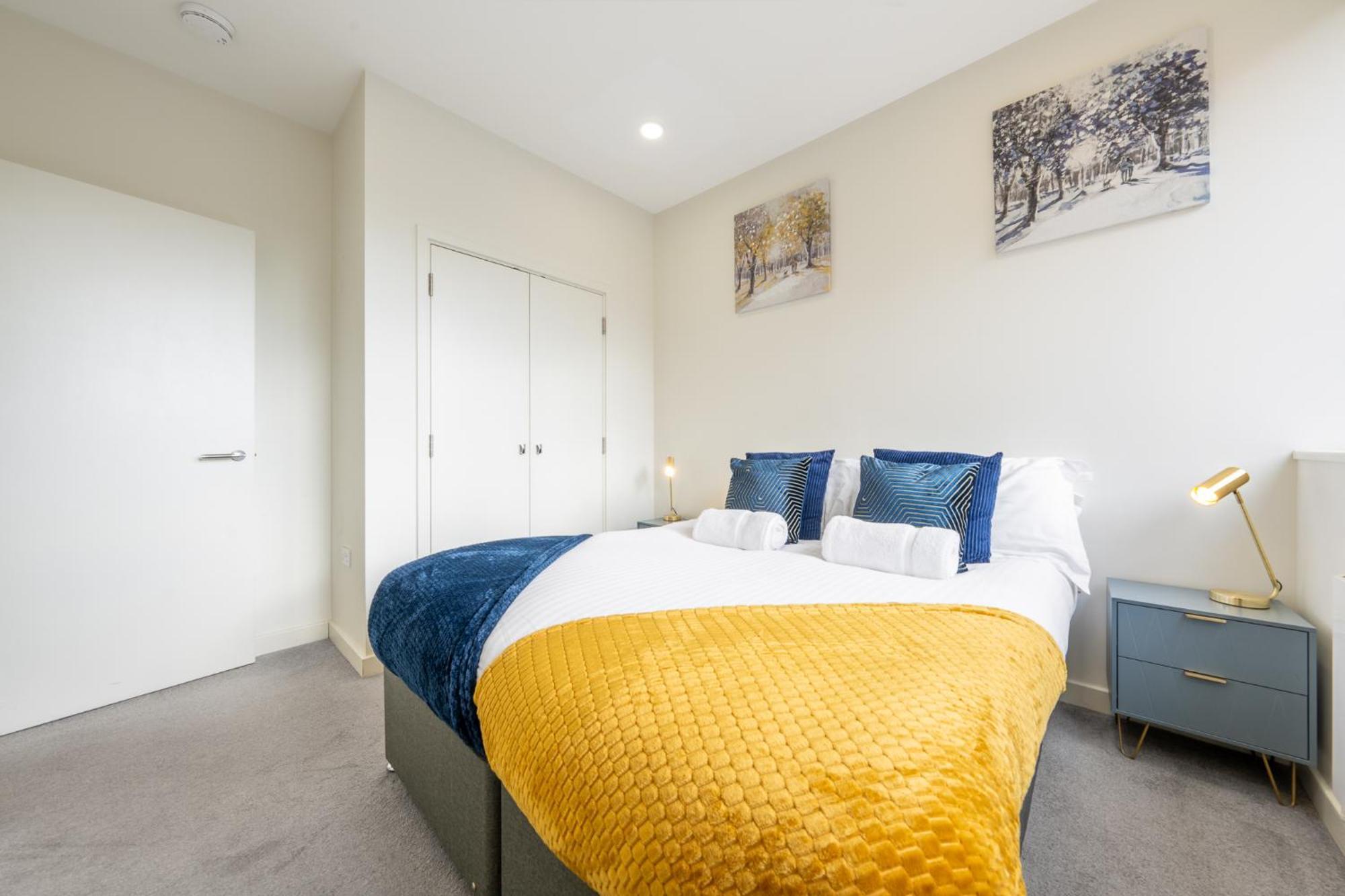 Luxury 1 Bedroom Serviced Apartment With Roof Terrace & Gym スティーブネージ エクステリア 写真