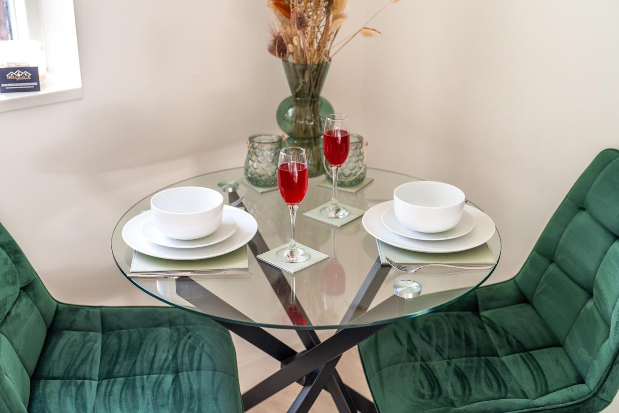 Luxury 1 Bedroom Serviced Apartment With Roof Terrace & Gym スティーブネージ エクステリア 写真