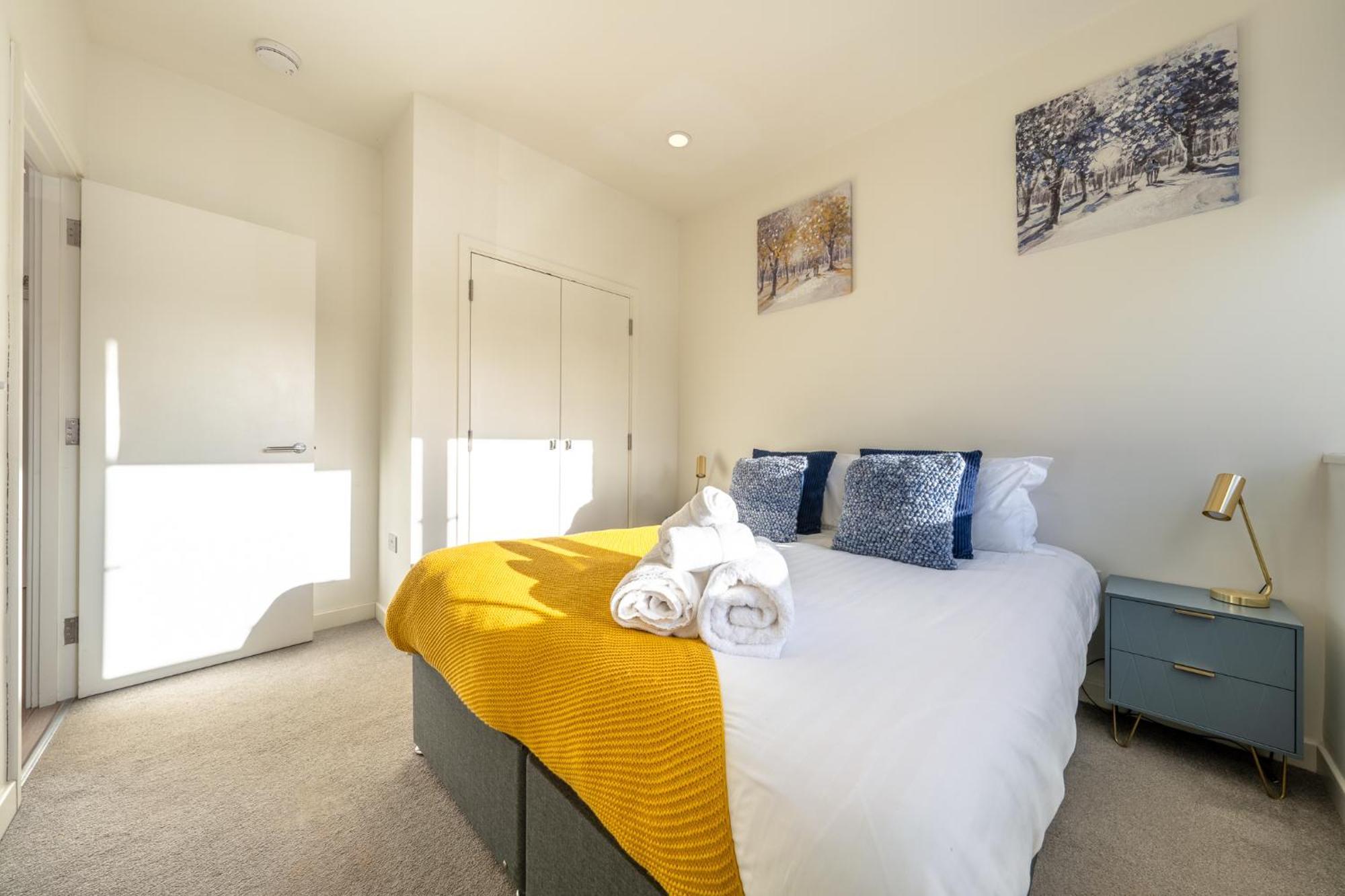Luxury 1 Bedroom Serviced Apartment With Roof Terrace & Gym スティーブネージ エクステリア 写真