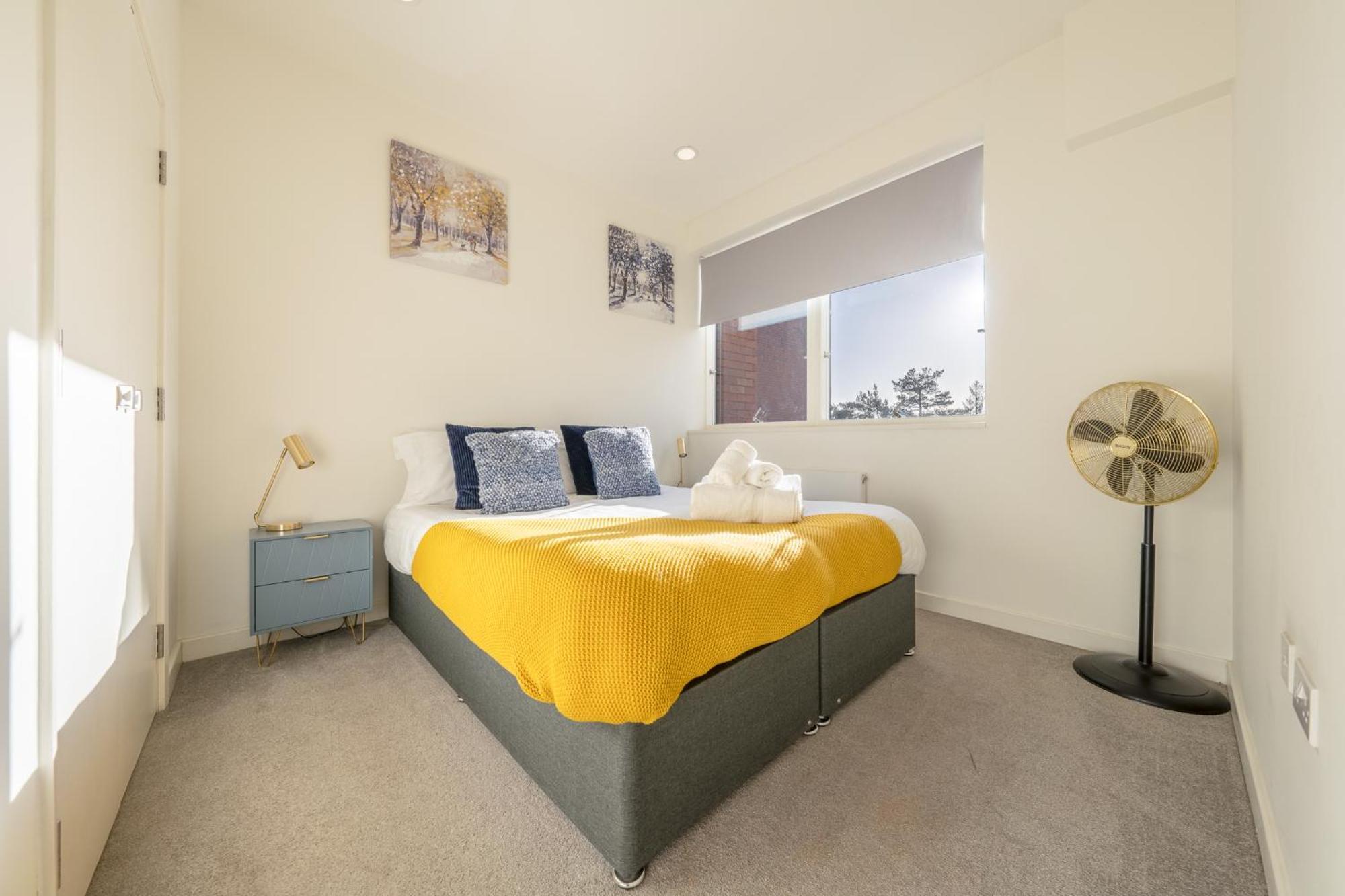 Luxury 1 Bedroom Serviced Apartment With Roof Terrace & Gym スティーブネージ エクステリア 写真