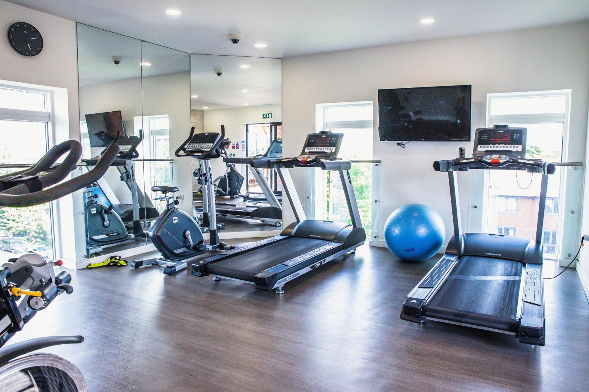 Luxury 1 Bedroom Serviced Apartment With Roof Terrace & Gym スティーブネージ エクステリア 写真