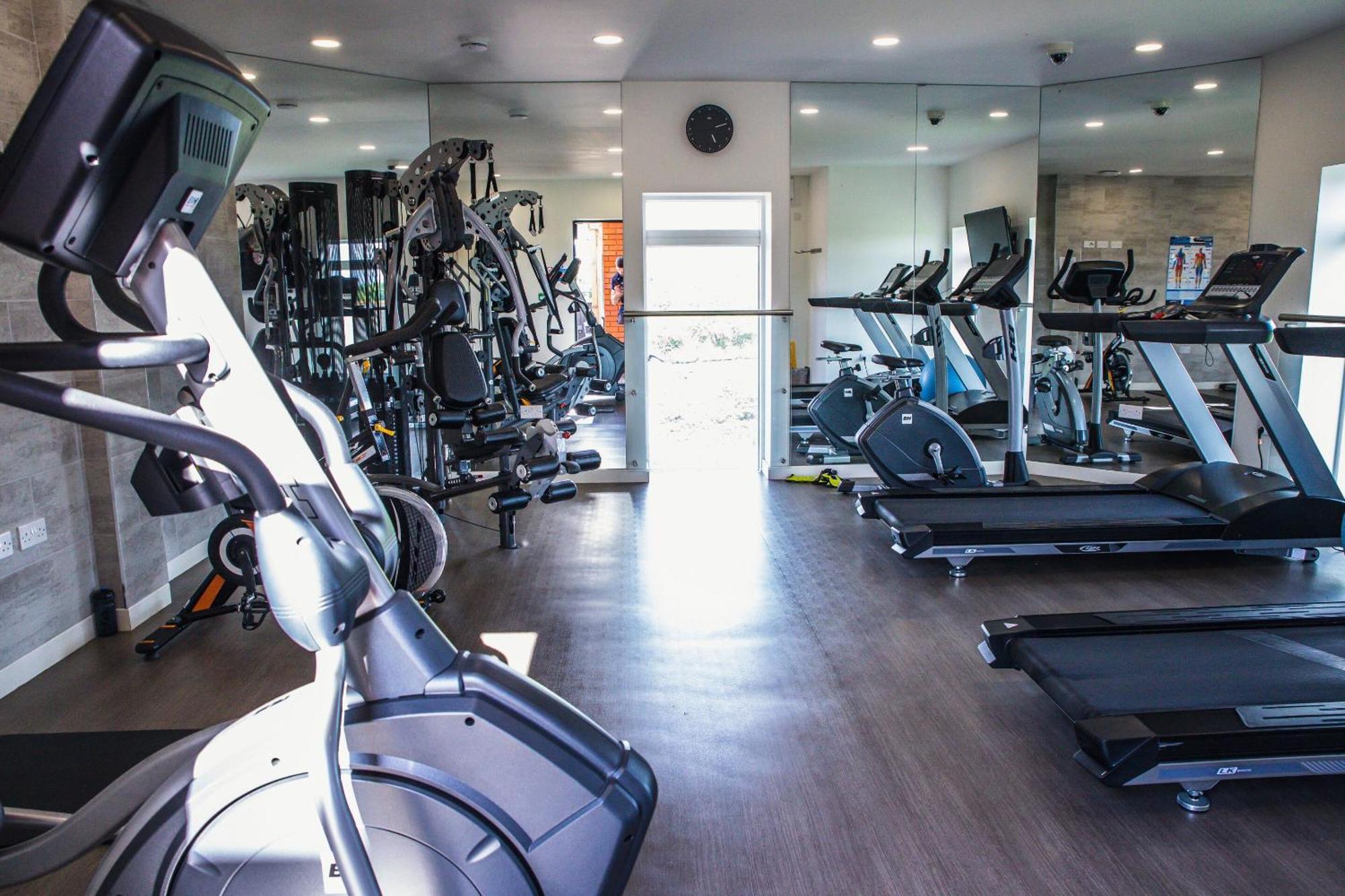 Luxury 1 Bedroom Serviced Apartment With Roof Terrace & Gym スティーブネージ エクステリア 写真