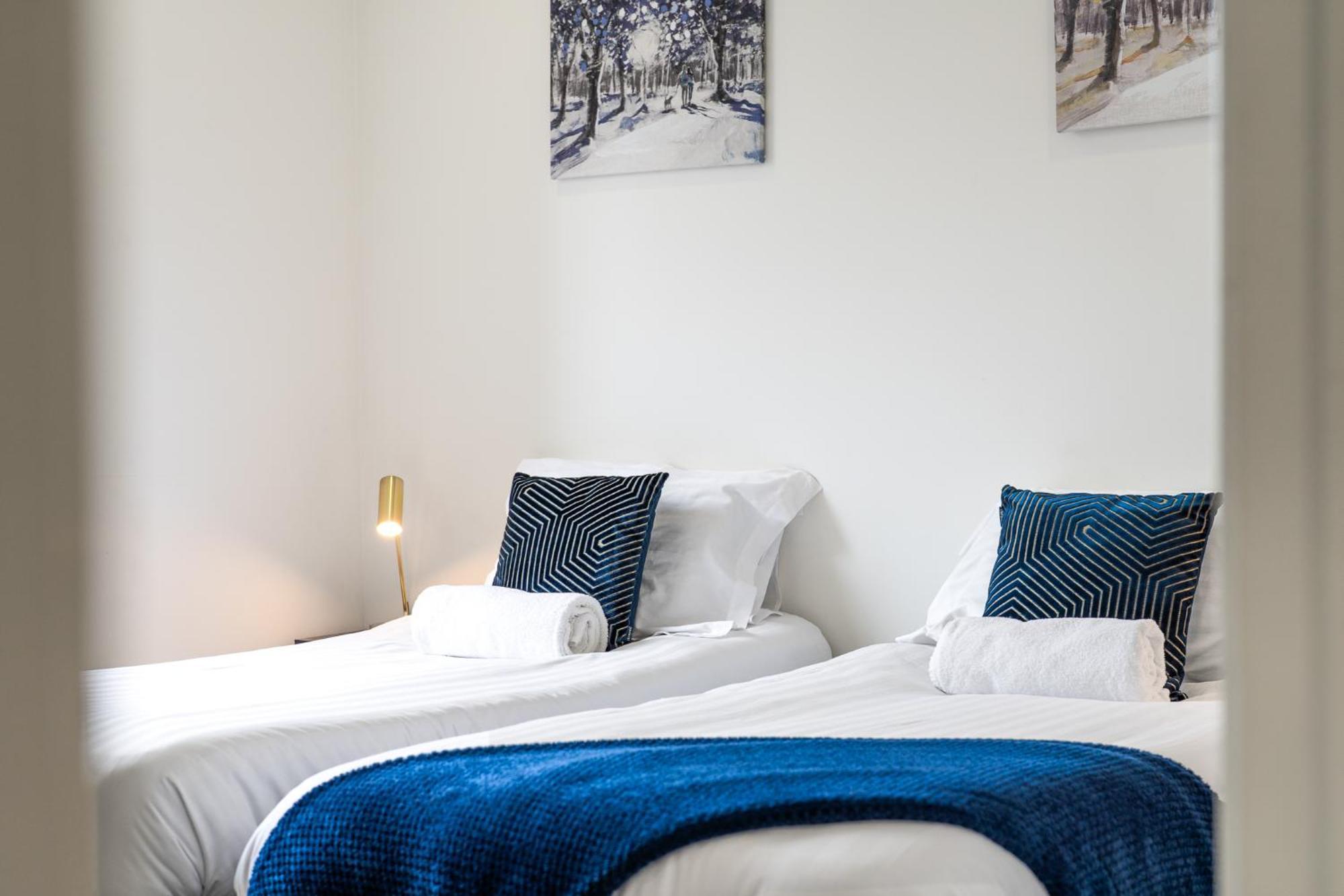Luxury 1 Bedroom Serviced Apartment With Roof Terrace & Gym スティーブネージ エクステリア 写真
