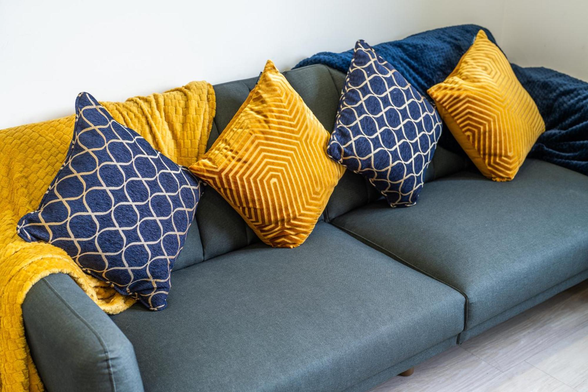 Luxury 1 Bedroom Serviced Apartment With Roof Terrace & Gym スティーブネージ エクステリア 写真
