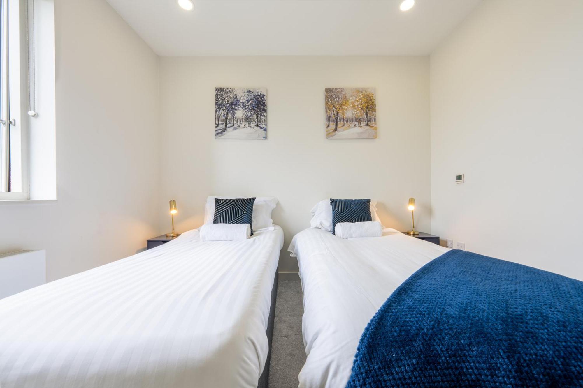 Luxury 1 Bedroom Serviced Apartment With Roof Terrace & Gym スティーブネージ エクステリア 写真