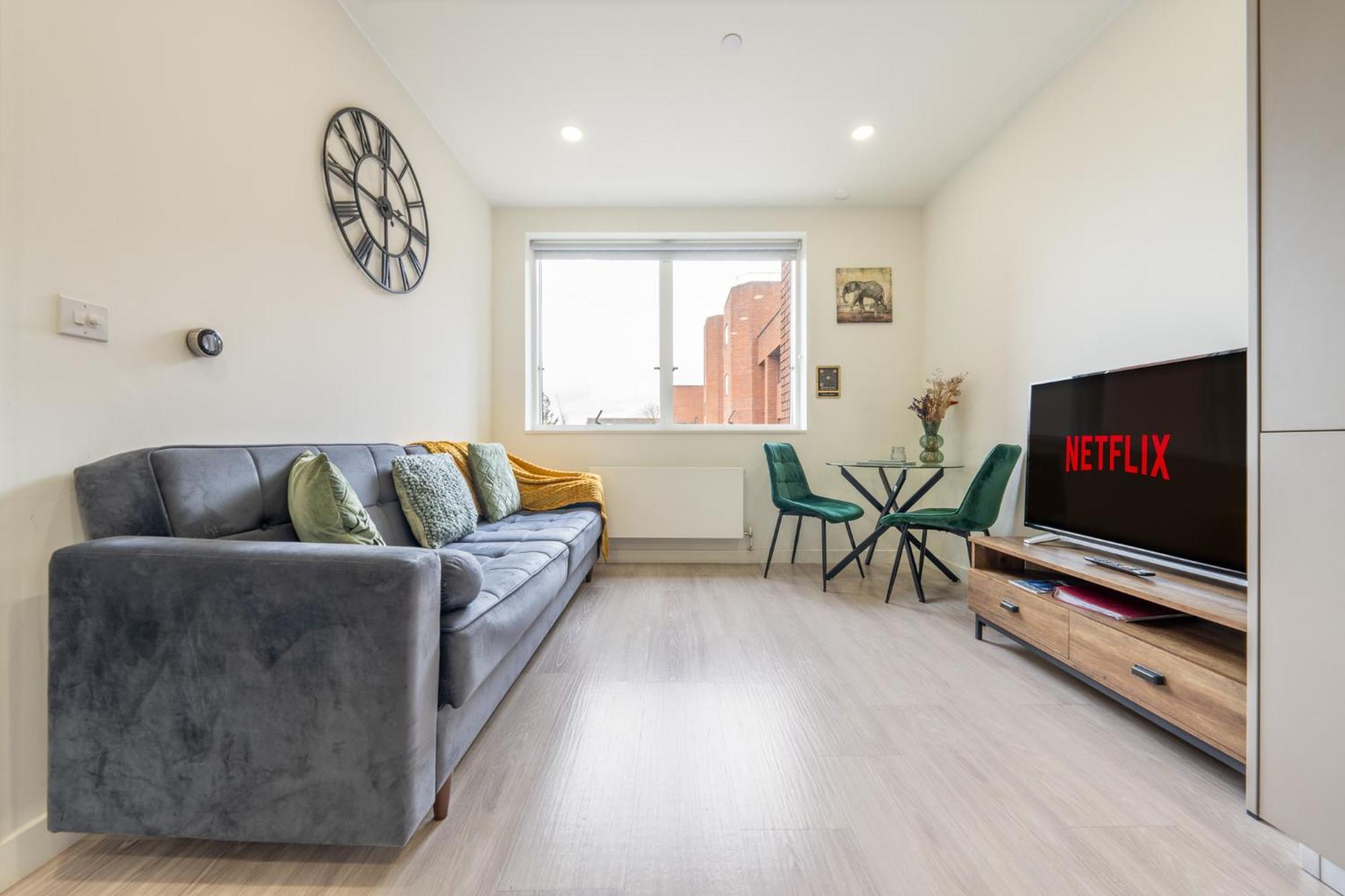 Luxury 1 Bedroom Serviced Apartment With Roof Terrace & Gym スティーブネージ エクステリア 写真