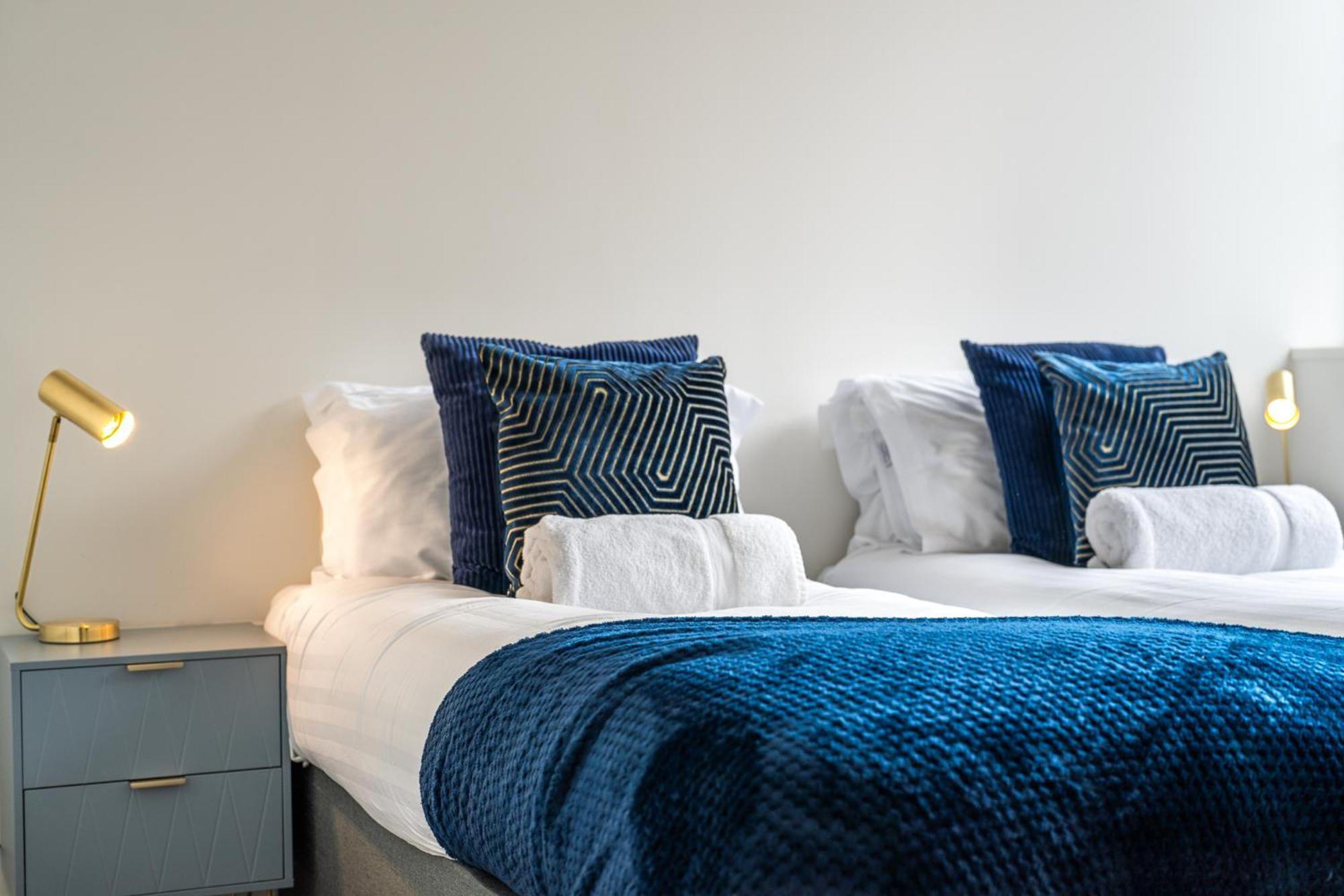 Luxury 1 Bedroom Serviced Apartment With Roof Terrace & Gym スティーブネージ エクステリア 写真