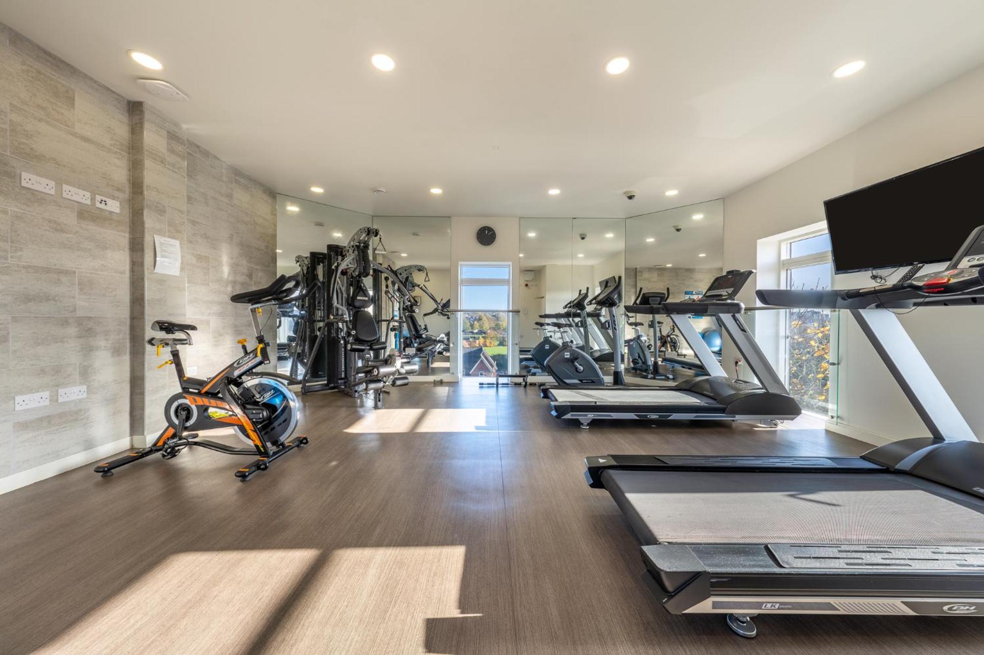Luxury 1 Bedroom Serviced Apartment With Roof Terrace & Gym スティーブネージ エクステリア 写真