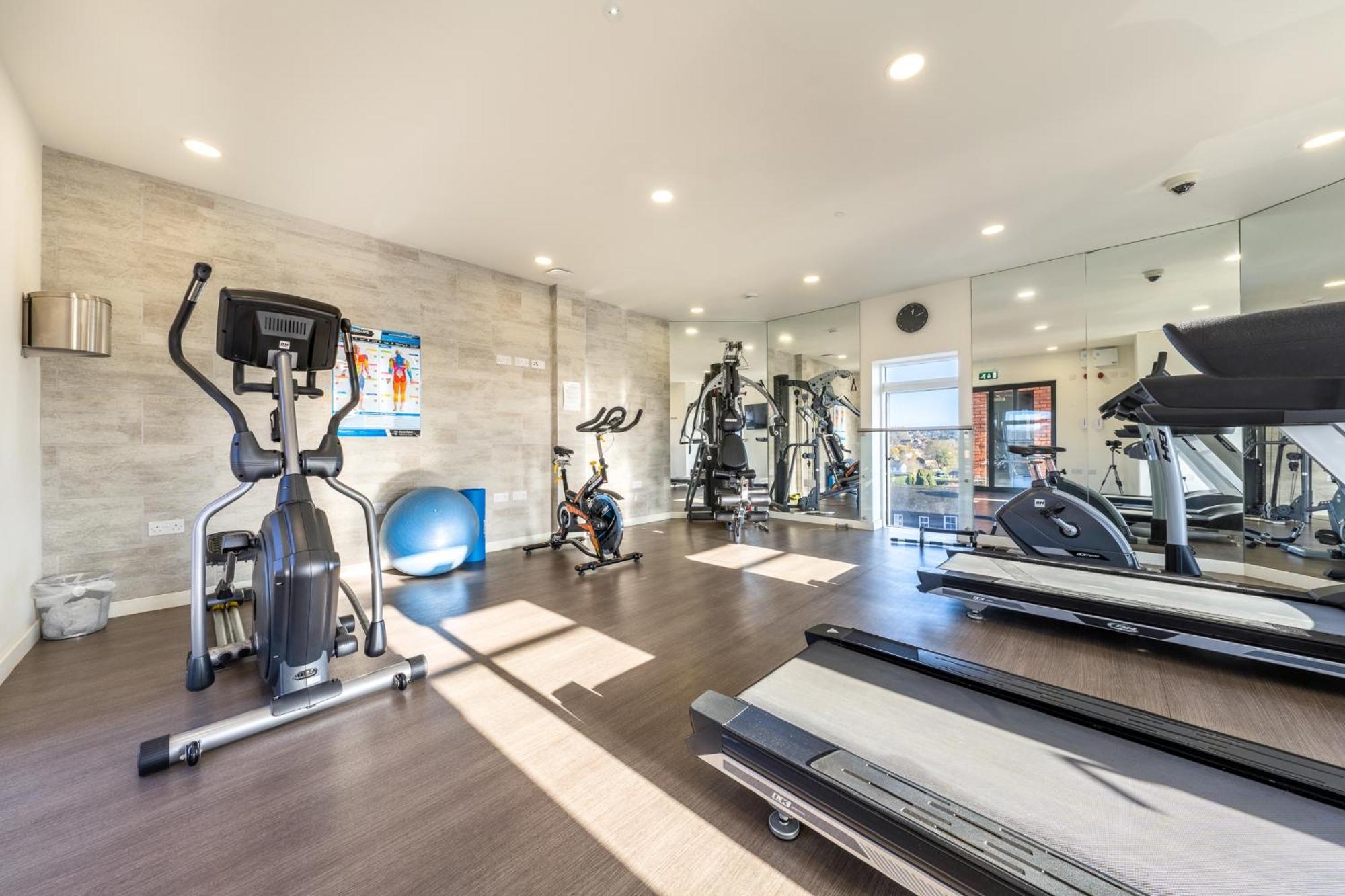 Luxury 1 Bedroom Serviced Apartment With Roof Terrace & Gym スティーブネージ エクステリア 写真